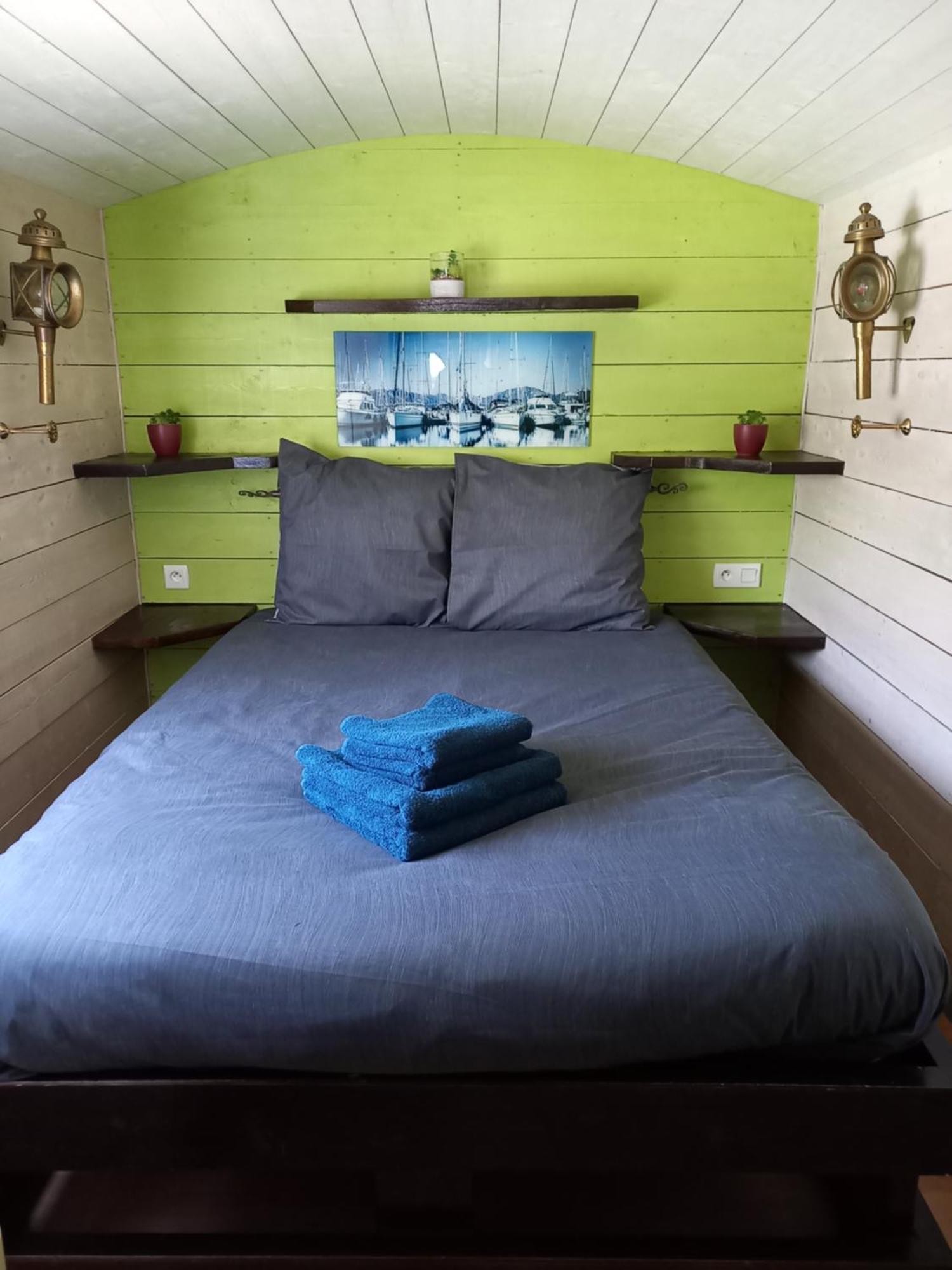 Roulotte Au Pied Du Mont Saint Michel Villa ปงตอร์ซง ภายนอก รูปภาพ